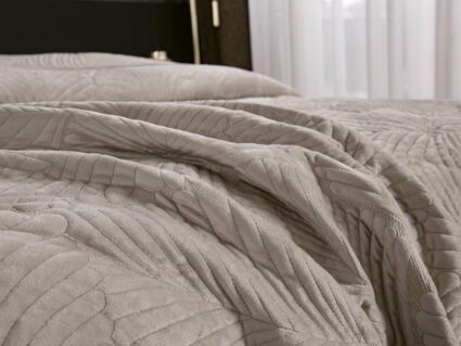 Покрывало Софи де Марко Ноэль (крем) 240х260